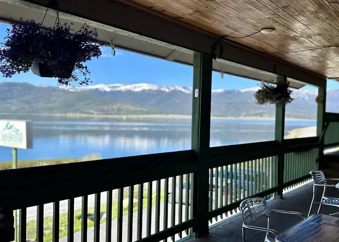 Lake View Suites